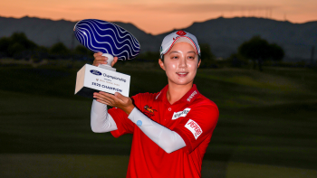 Hyo Joo Kim rallies with 64 and beats Lilia Vu in an LPGA playoff in Arizona
