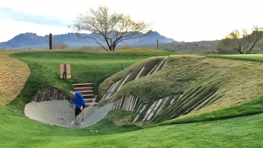 9 Golf Holes with Unique Features